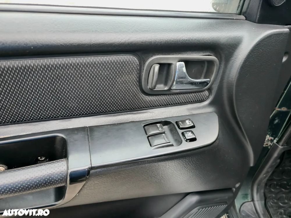 Nissan Terrano 2.7 TD Comfort - 10