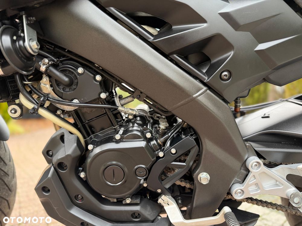 Yamaha MT - 24