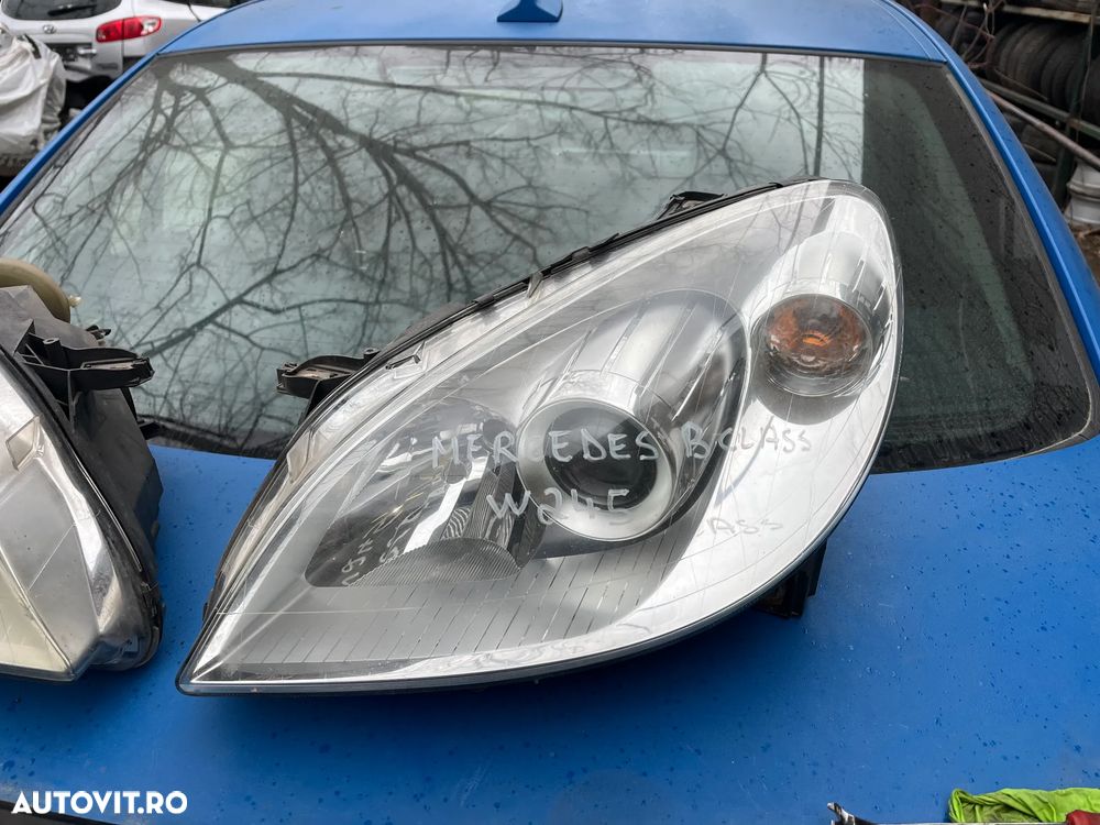 Far stanga/Far dreapta halogen Mercedes Benz B Class W245 2007 - 2