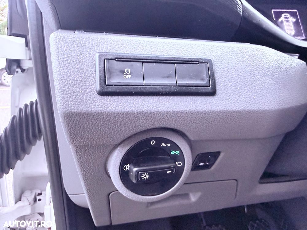Volkswagen Transporter - 28