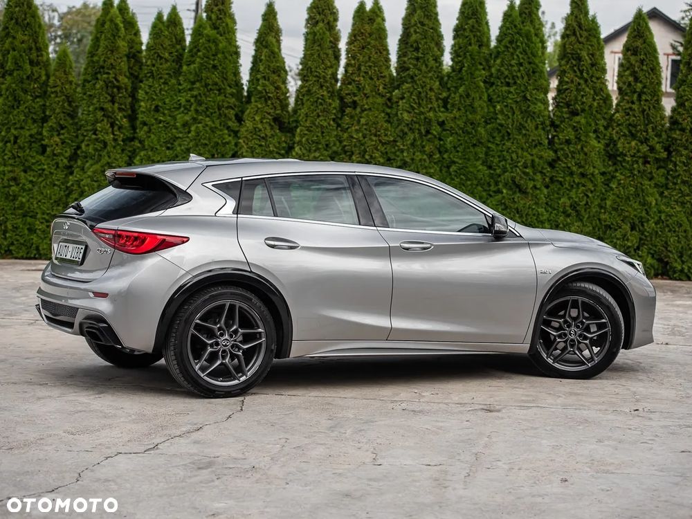 Infiniti Q30 2.0t DCT AWD Sport City Black - 14