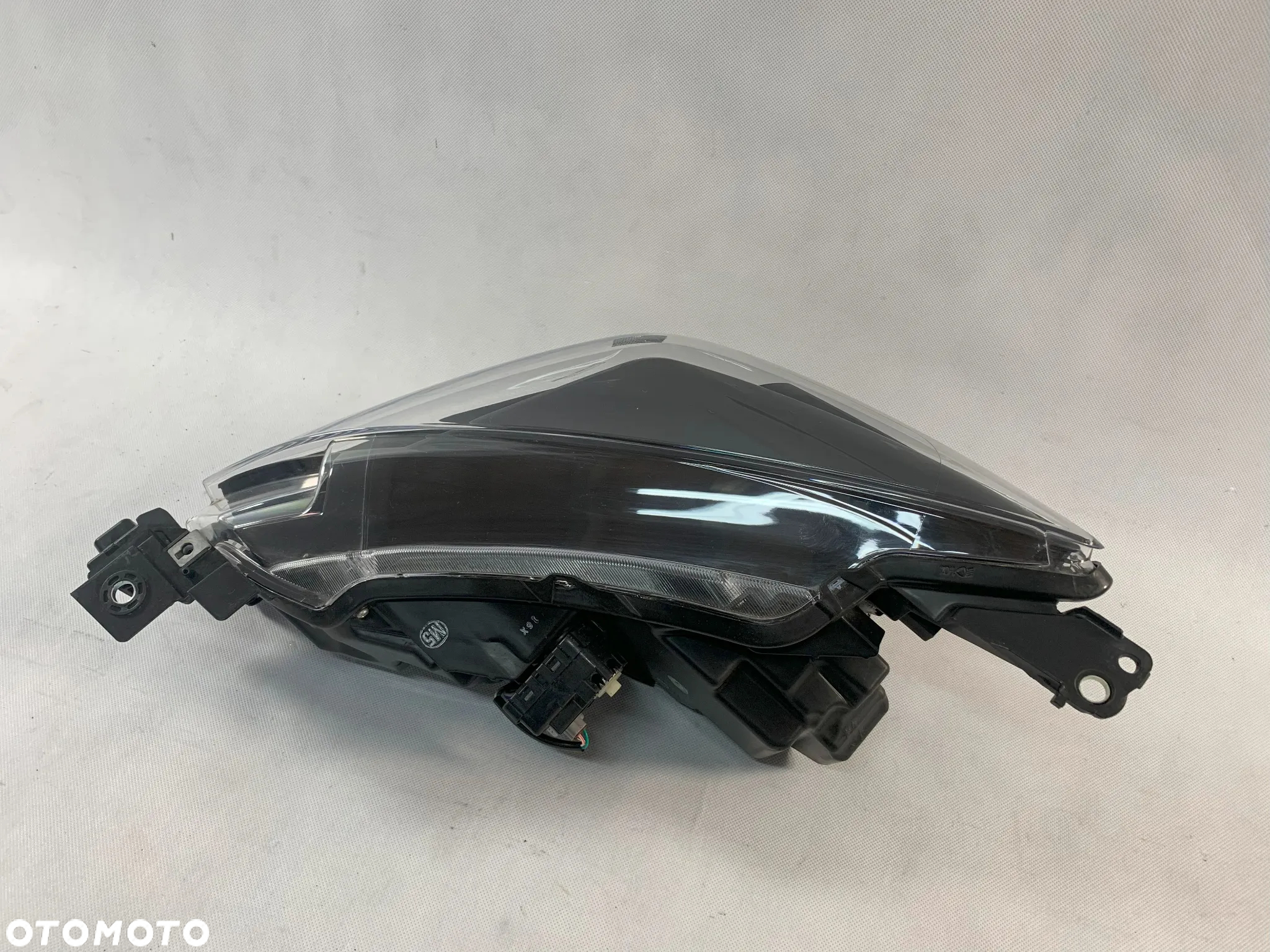 Mazda II FL 19r Reflektor prawy lampa prawa fullled 2019 Lift - 2