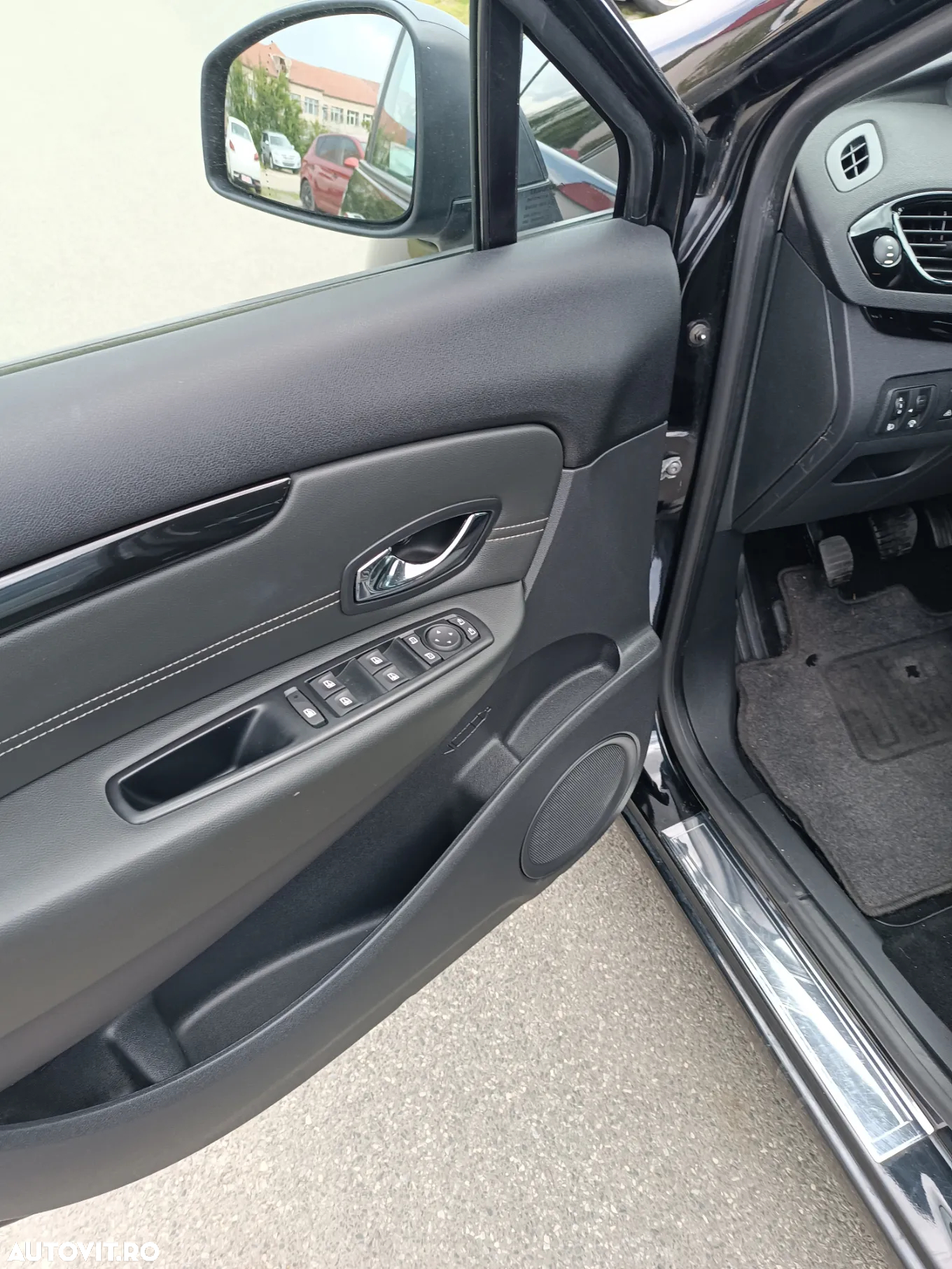Renault Scenic ENERGY TCe 115 LIFE - 12