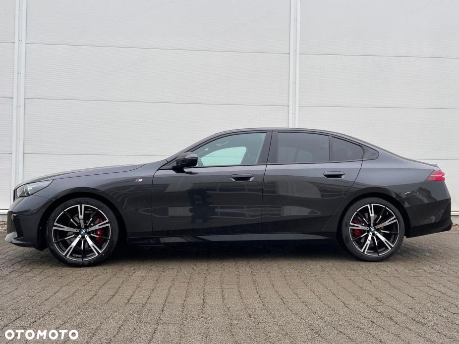 BMW Seria 5 520d xDrive mHEV M Sport - 2