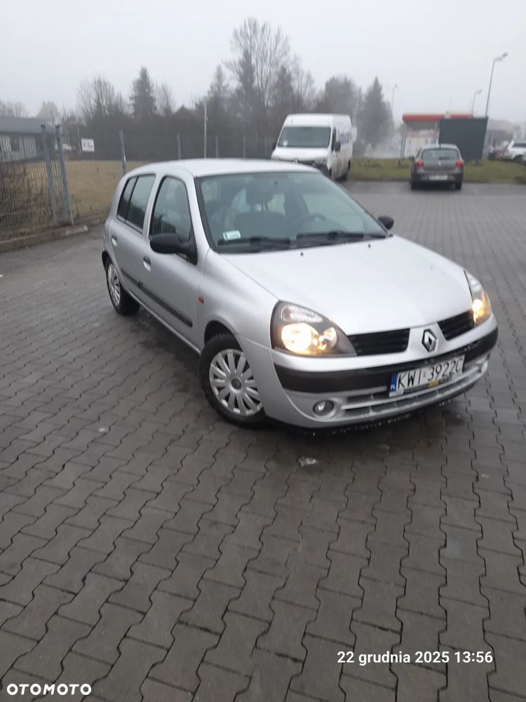Renault Clio - 8