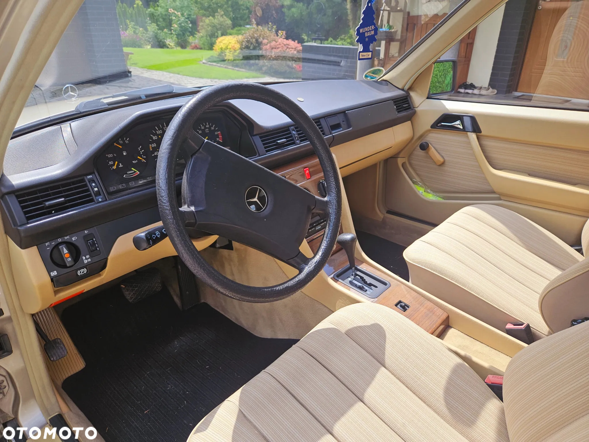 Mercedes-Benz W124 (1984-1993) - 11