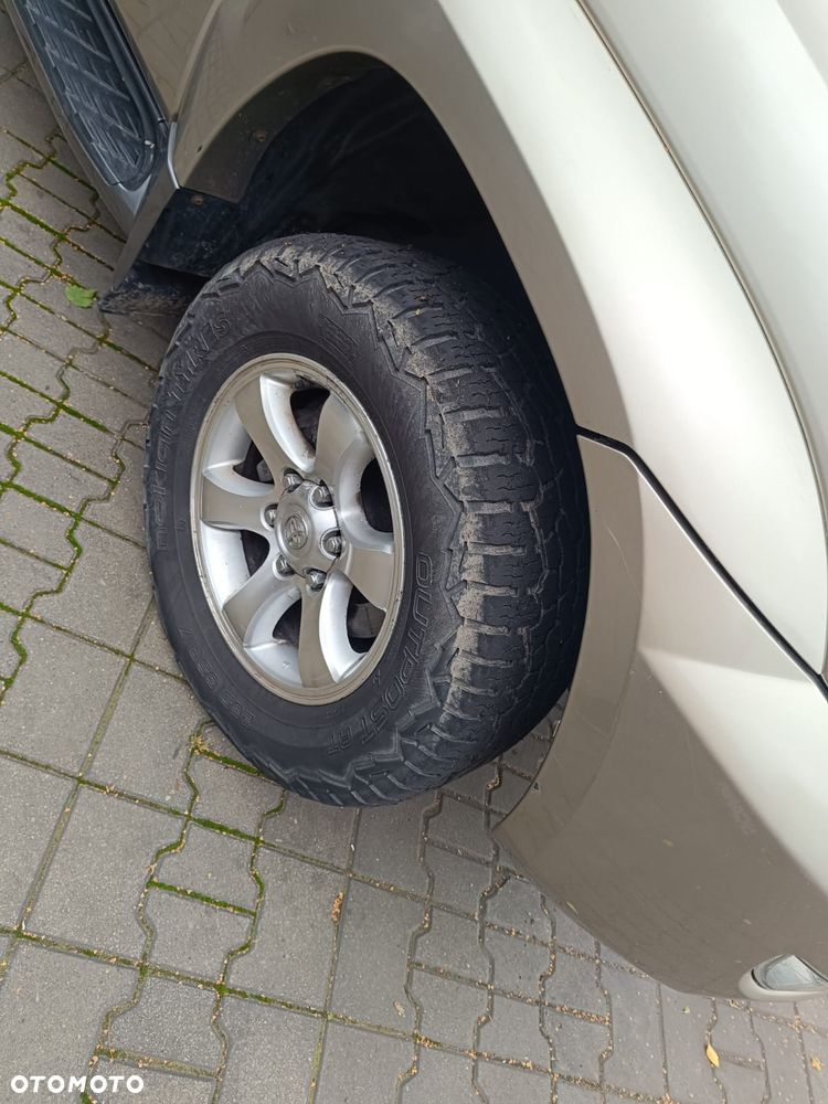 Toyota Land Cruiser - 12
