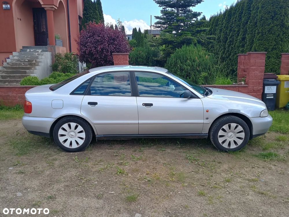 Audi A4 Limousine - 5