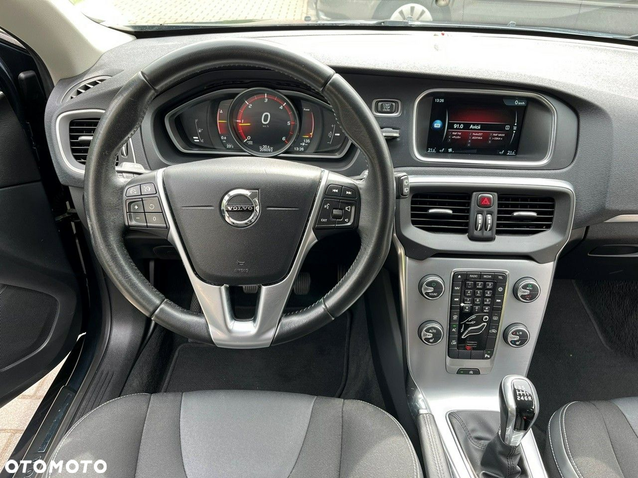 Volvo V40 D2 Momentum - 18