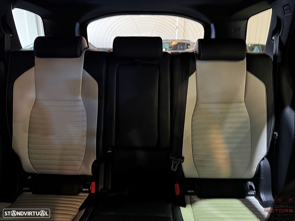 Land Rover Discovery Sport P300e R-Dynamic S - 44
