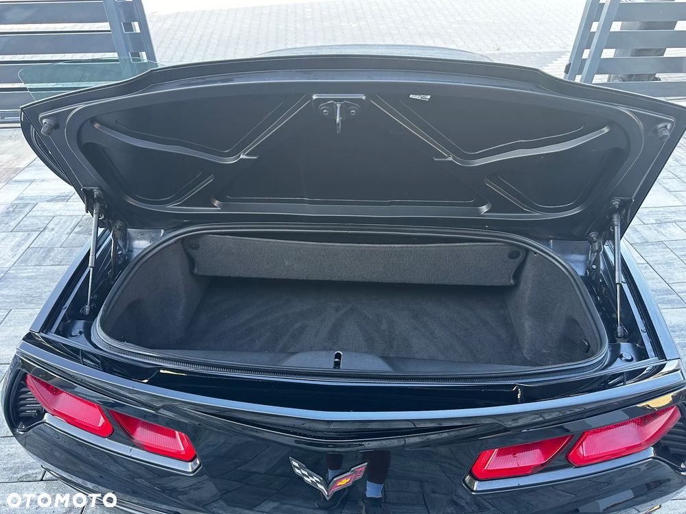 Chevrolet Corvette - 17