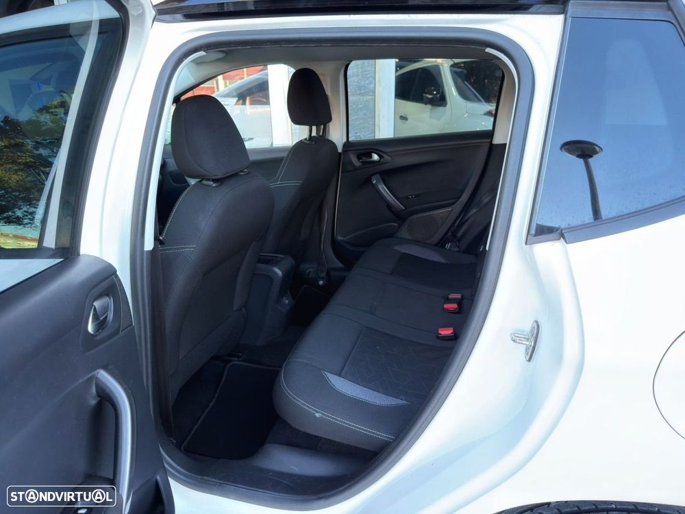 Peugeot 2008 1.2 PureTech Allure - 9