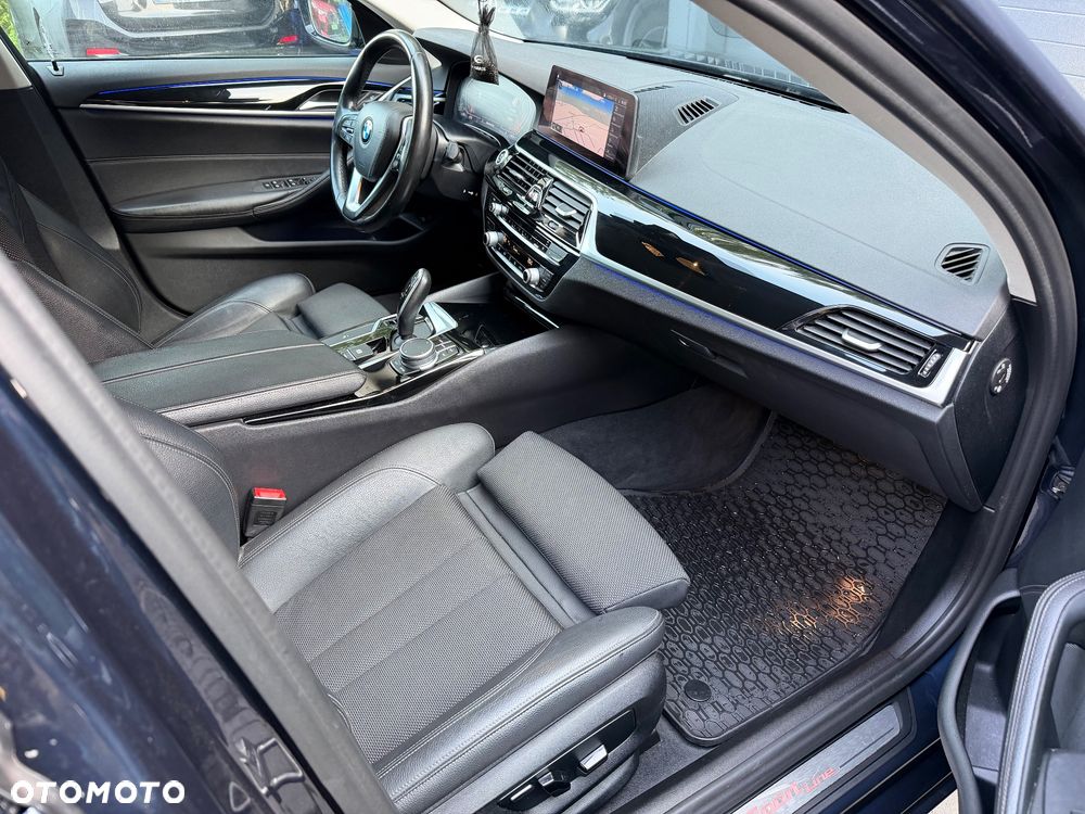 BMW Seria 5 520d MHEV Sport Line sport - 11