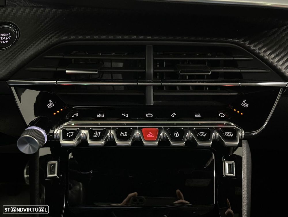 Peugeot 2008 1.2 PureTech GT Line - 47