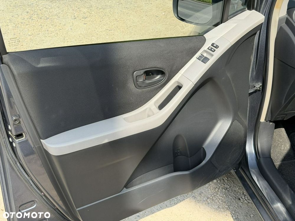 Toyota Yaris - 14
