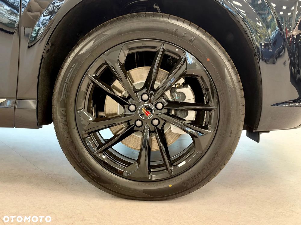 Hongqi HS3 2.0T AWD - 4