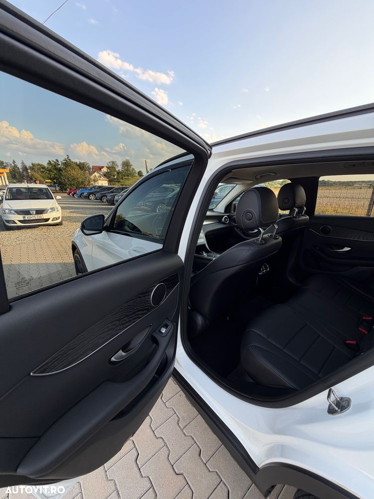 Mercedes-Benz GLC 200 4MATIC 9G-TRONIC - 23