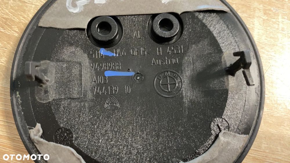 BMW 4 G22 G23 EMBLEMAT ZNACZEK KLAPY TYŁ 9498988 - 2