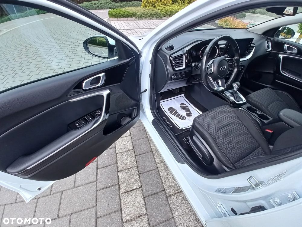 Kia Ceed 1.6 CRDi DCT Spirit - 24