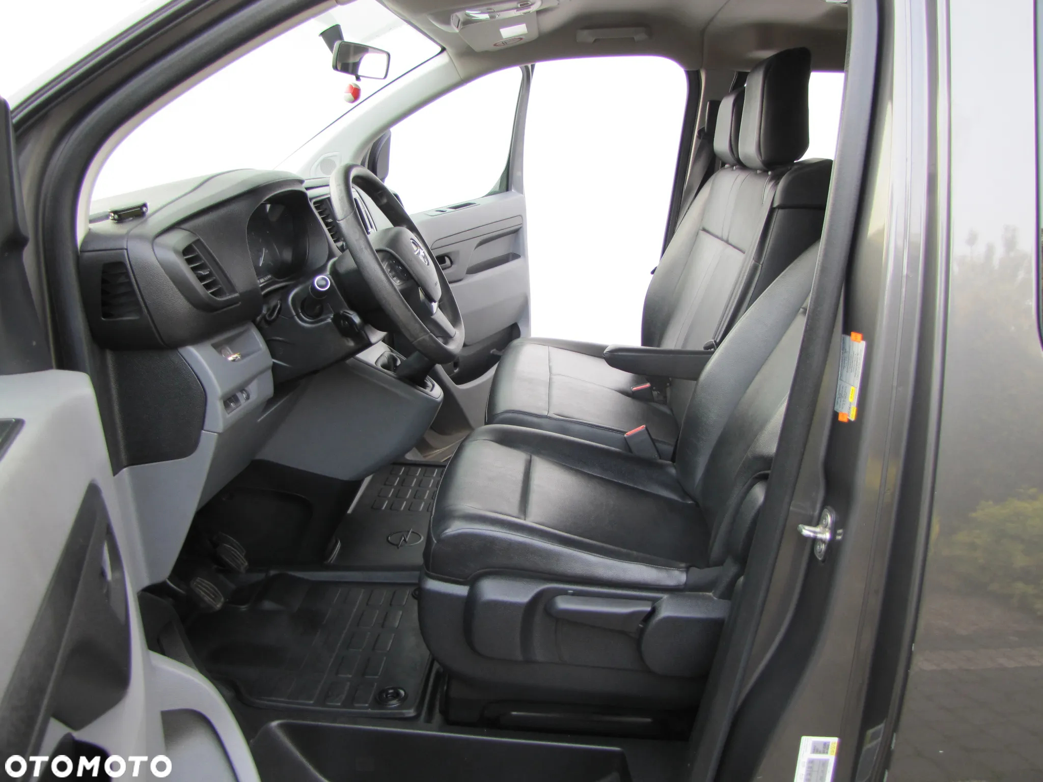 Opel Vivaro - 25