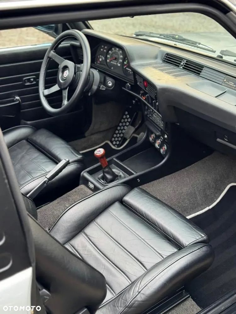 BMW Seria 3 323i - 9