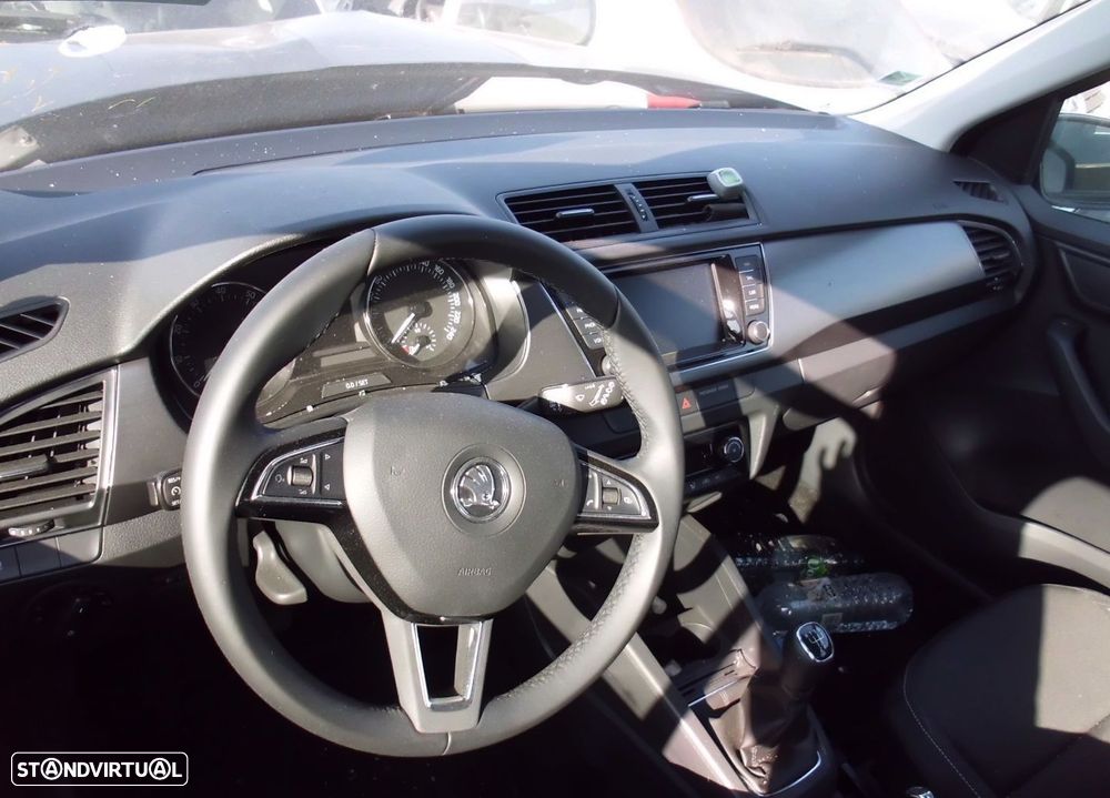 Peças Skoda Fabia III (NJ3) 1.0 TSI 2021 - 20
