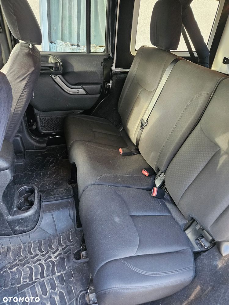 Jeep Wrangler - 10
