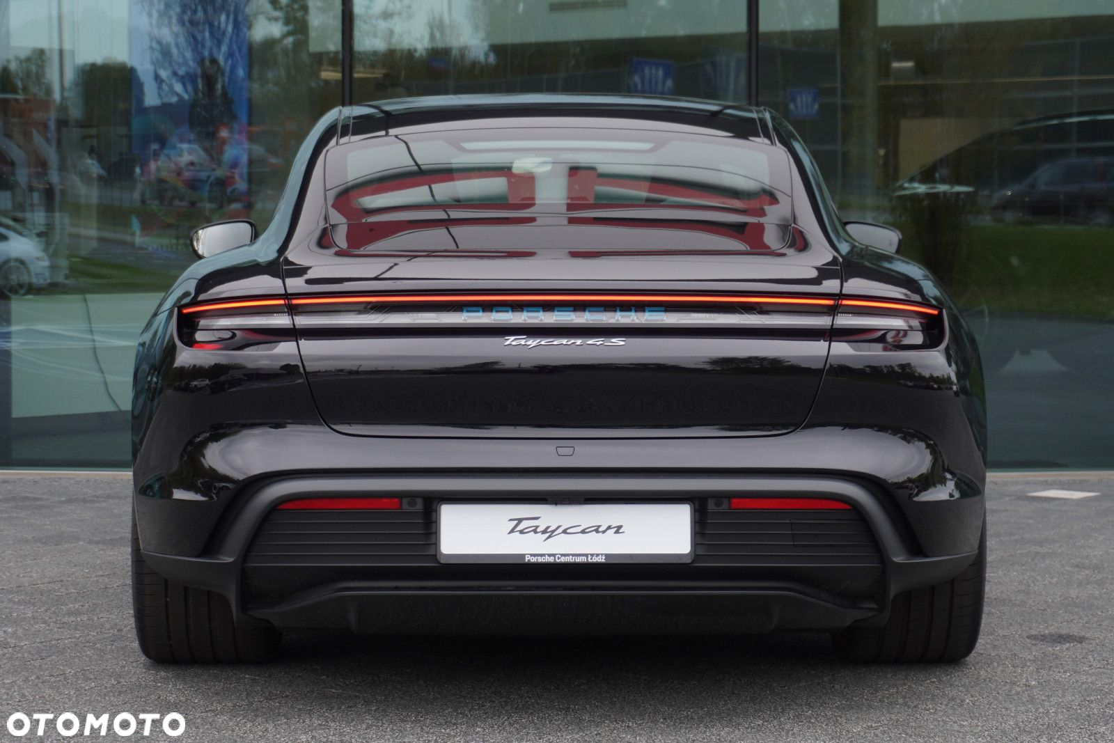 Porsche Taycan - 6