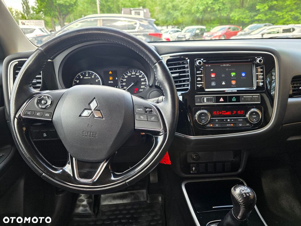 Mitsubishi Outlander - 11