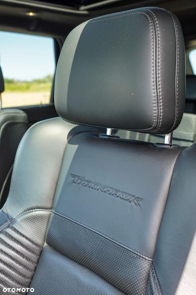 Jeep Grand Cherokee - 17