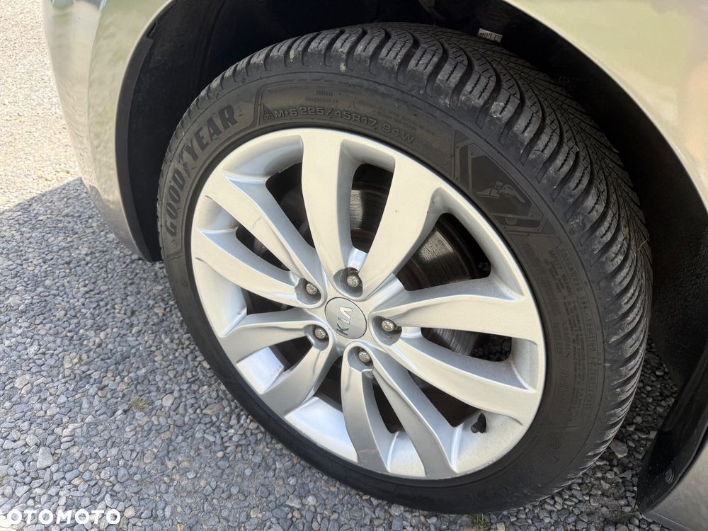 Kia Carens 1.6 GDI L 7os - 28