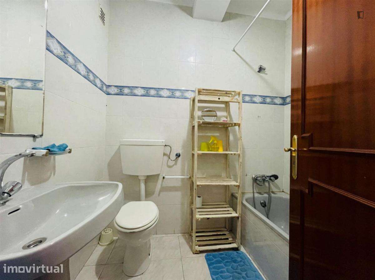 Quarto - localizado em Conchada Coimbra - Grande imagem: 3/12
