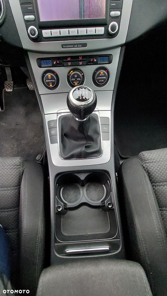 Volkswagen Passat 2.0 TDI DPF Comfortline - 14