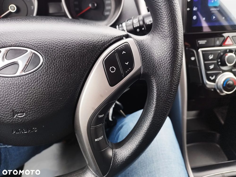 Hyundai i30 blue 1.4 Style - 36