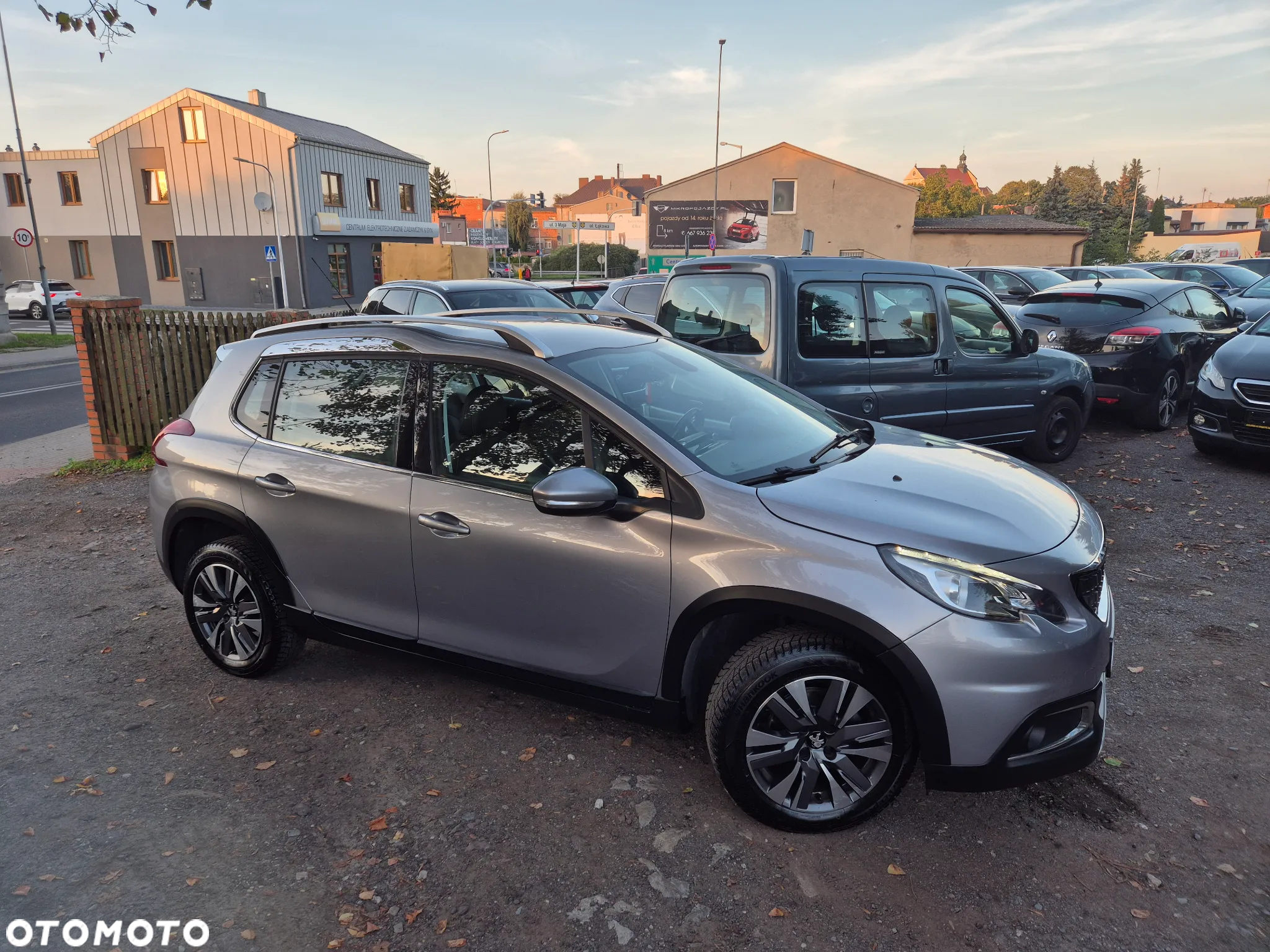 Peugeot 2008 1.6 BlueHDi Allure - 3