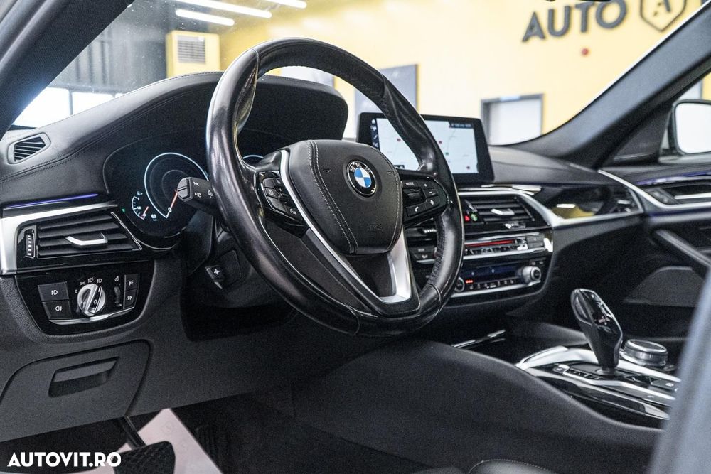 BMW Seria 5 530i Aut. Sport Line - 15
