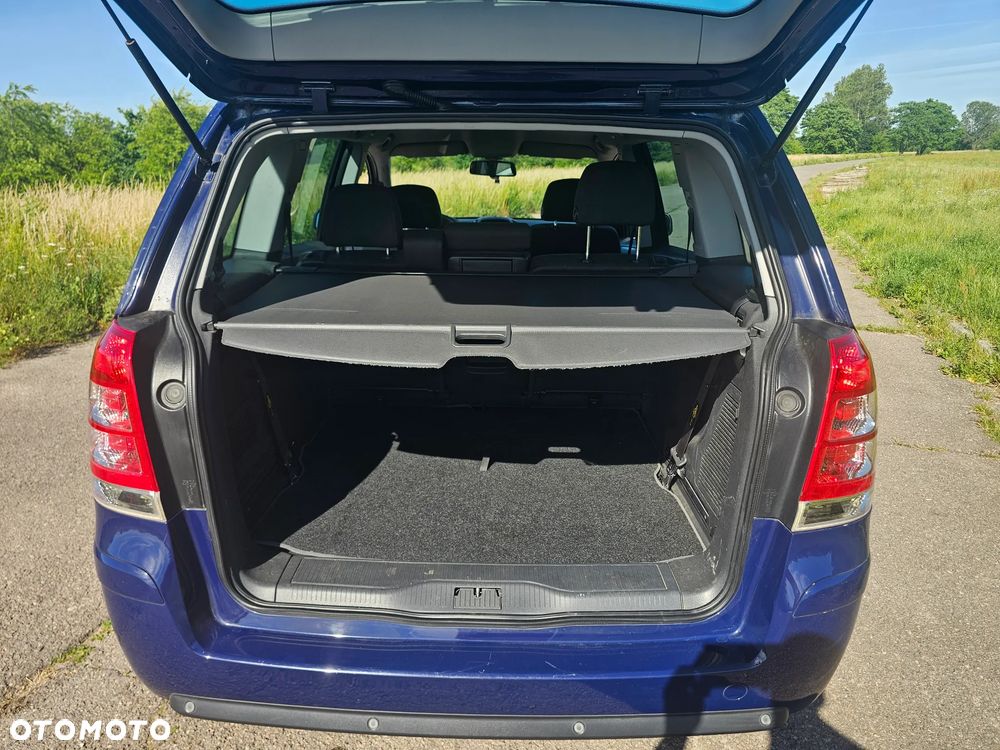 Opel Zafira 1.6 Cosmo - 35