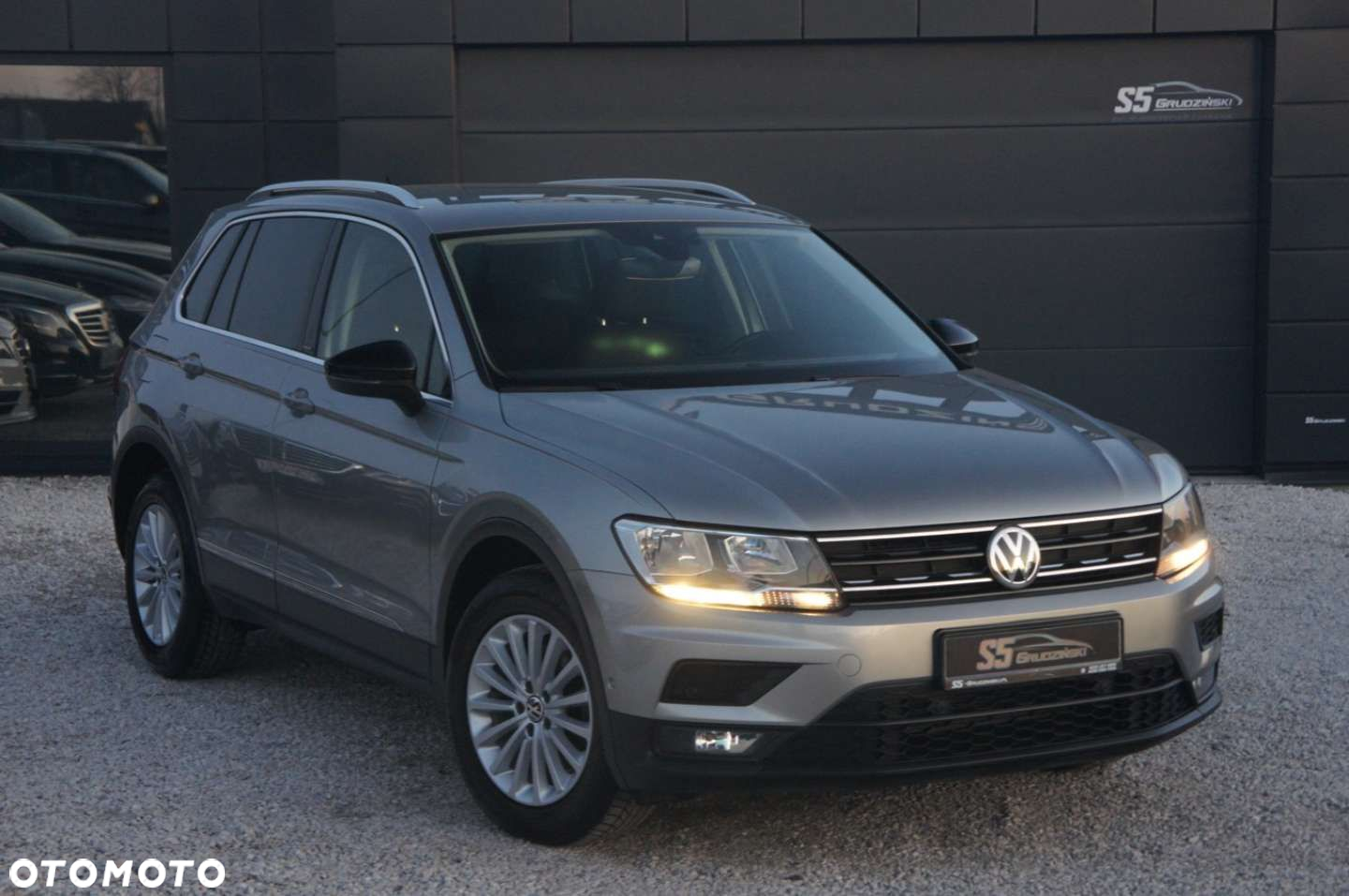 Volkswagen Tiguan - 2