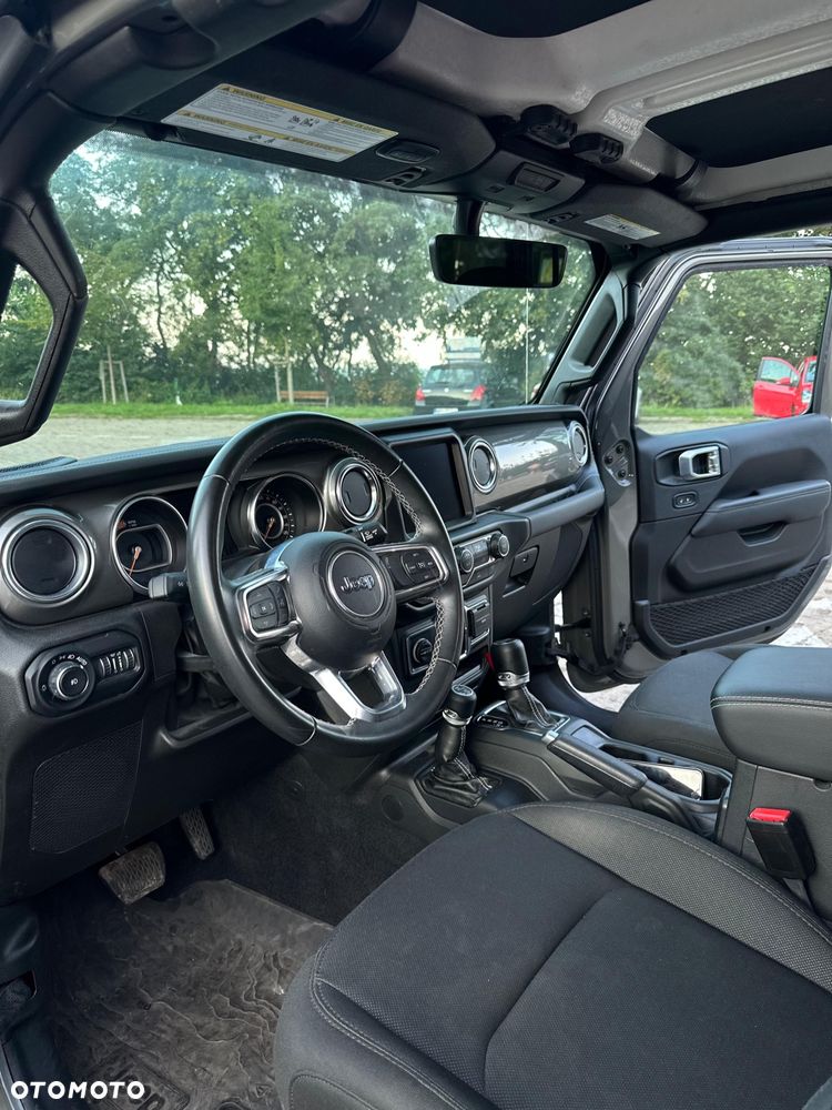 Jeep Wrangler - 13