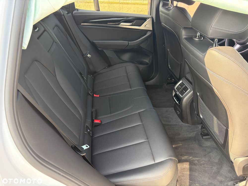 BMW iX3 80kWh Impressive - 17