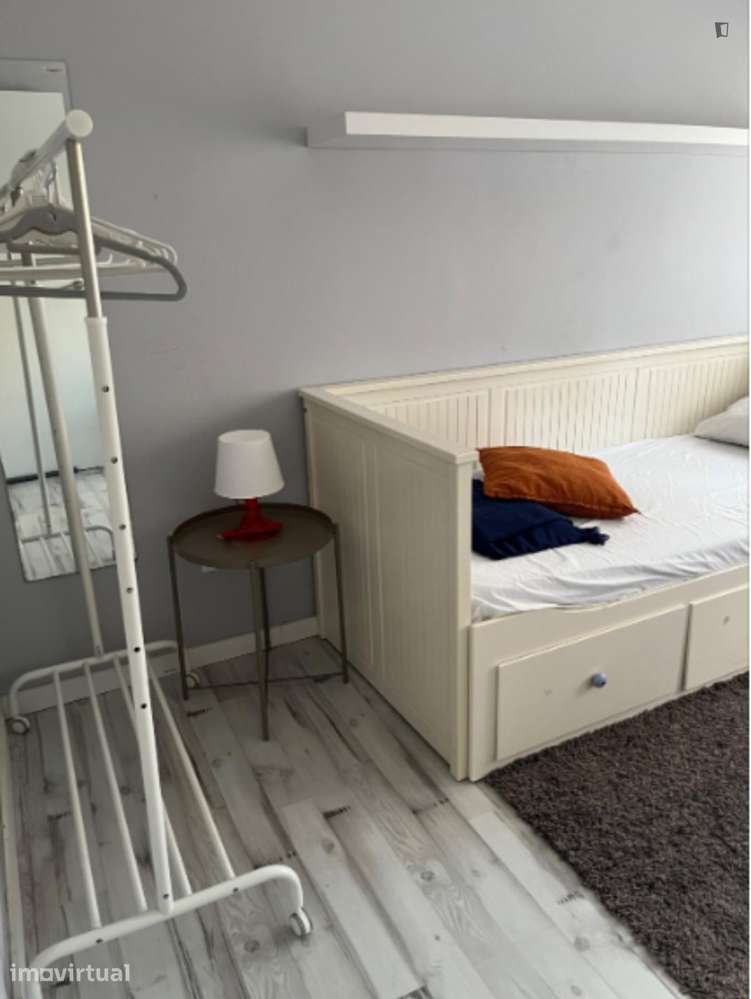 Quarto - localizado em Lisbon - Grande imagem: 2/10