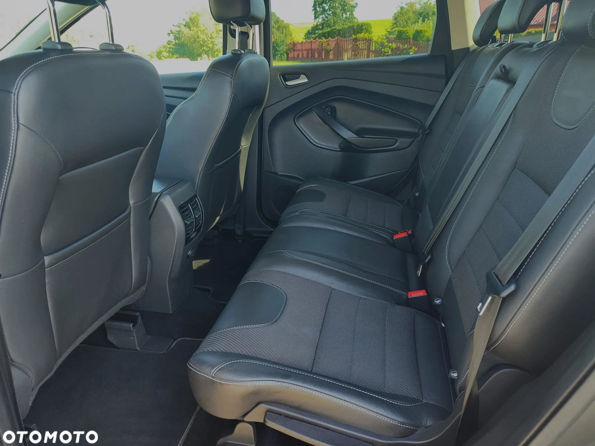 Ford Kuga 2.0 TDCi 2x4 Titanium - 26
