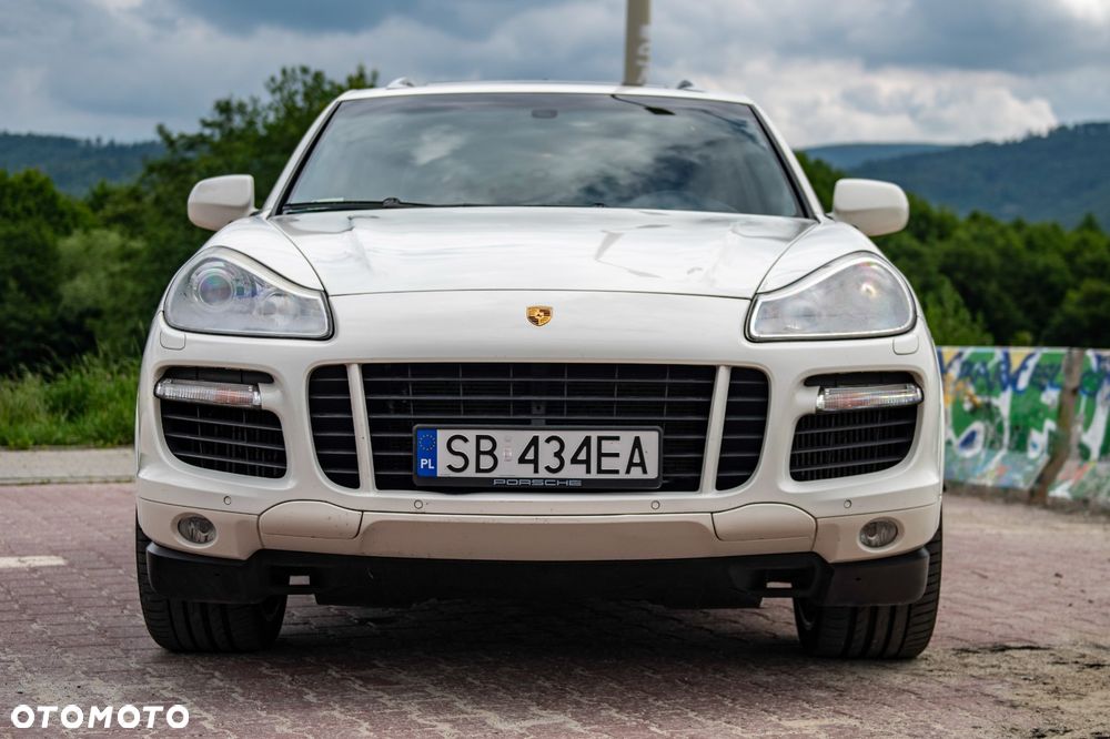 Porsche Cayenne Turbo - 6
