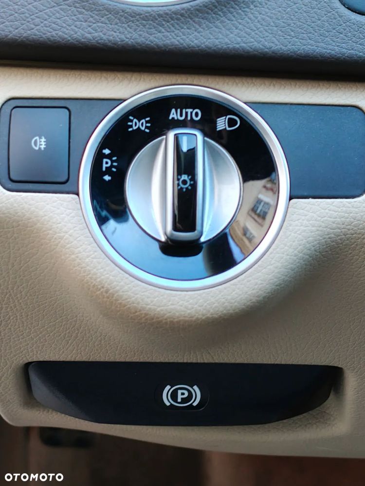 Mercedes-Benz Klasa C 350 4Matic (BlueEFFICIENCY) 7G-TRONIC Avantgarde - 15