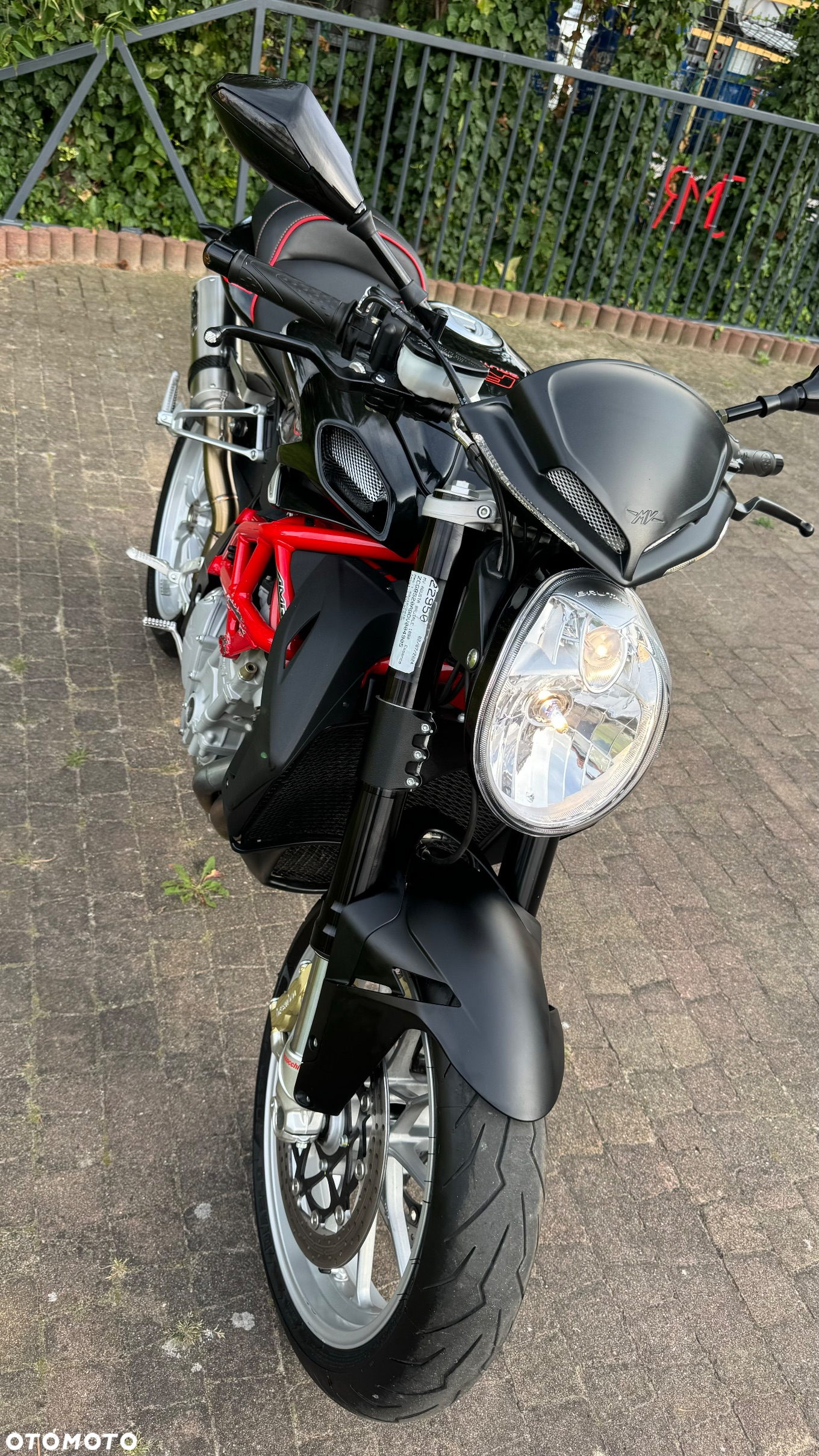 MV AGUSTA Brutale - 12