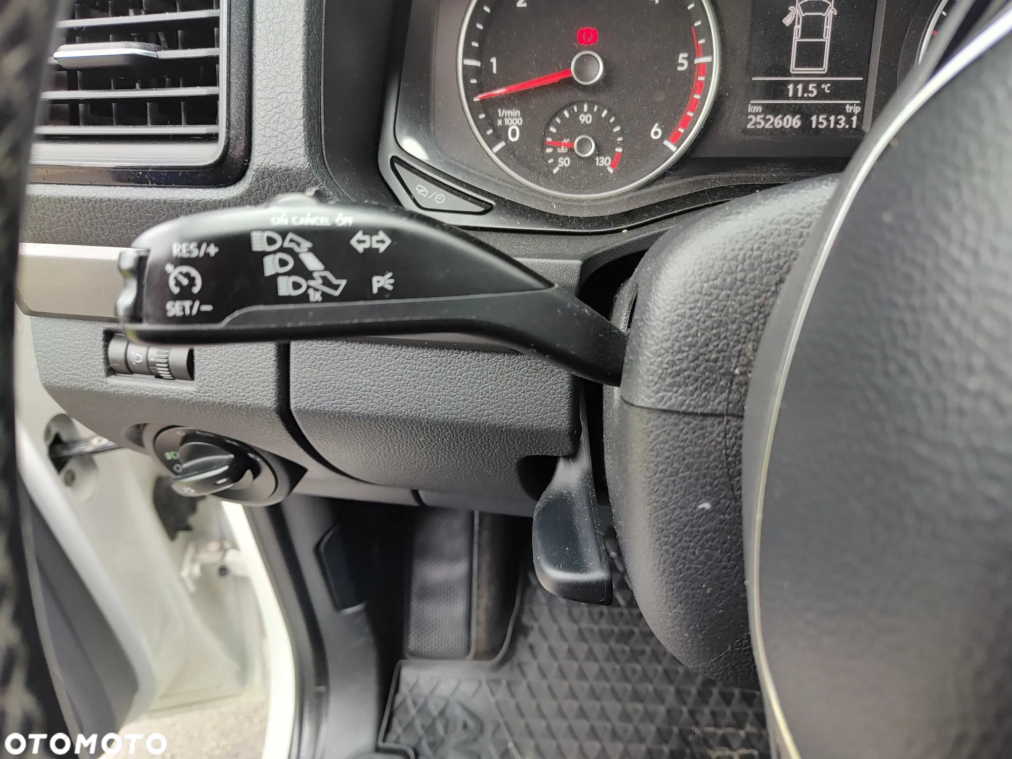 Volkswagen Amarok 3.0 V6 TDI 4Mot Comfortline - 17