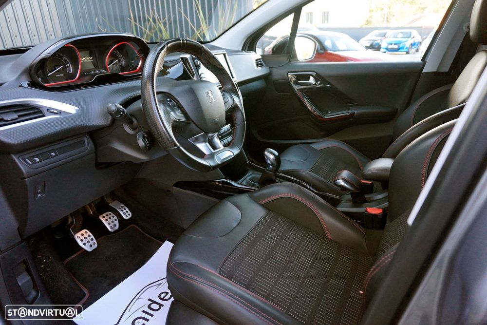 Peugeot 2008 1.2 PureTech GT Line - 8