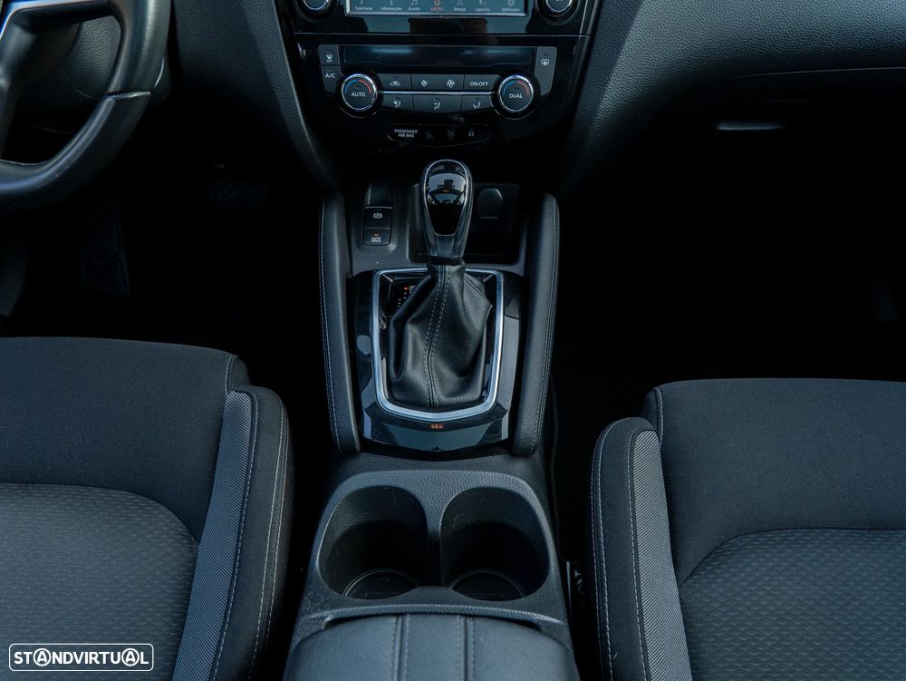 Nissan Qashqai 1.5 dCi DCT N-CONNECTA - 29