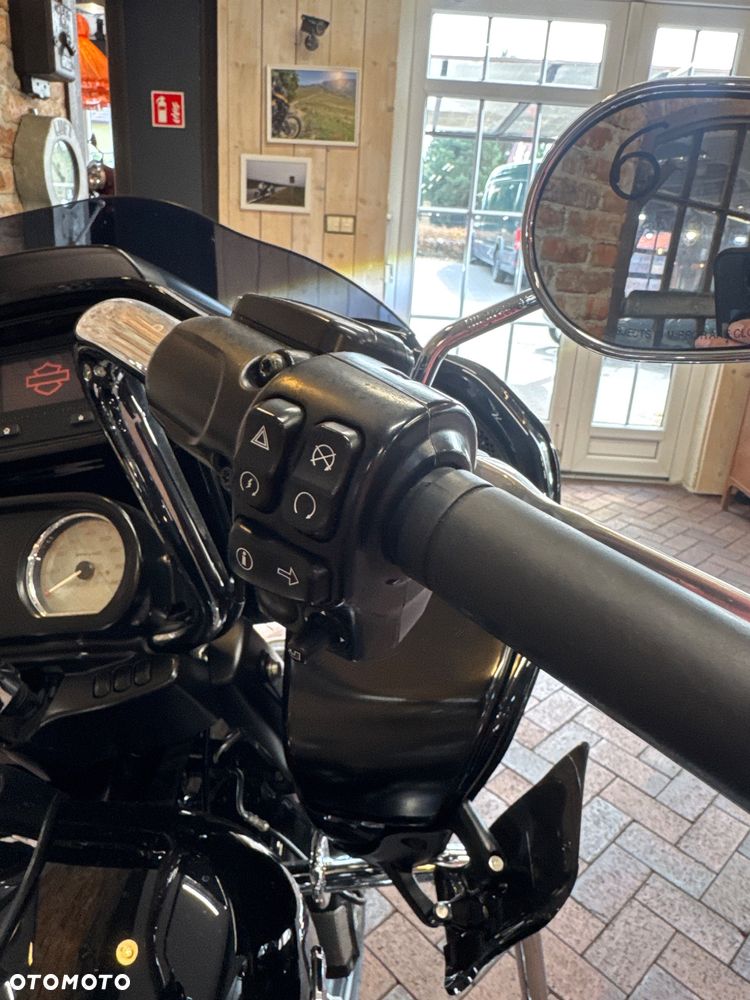 Harley-Davidson Touring Road Glide - 17