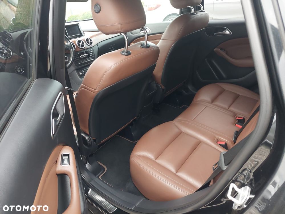 Mercedes-Benz Klasa B 200 CDI (BlueEFFICIENCY) 7G-DCT - 9